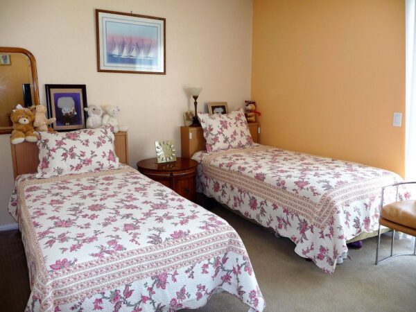 sunny-hills-villa-elder-care-home-5-shared-room.jpg
