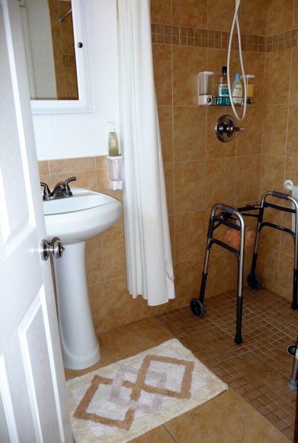 sunny-hills-villa-elder-care-home-restroom.jpg