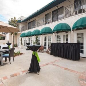 sunnycrest-senior-living-patio.jpg