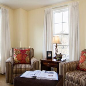 sunrise-of-mission-viejo-apartment-seating-area.jpg
