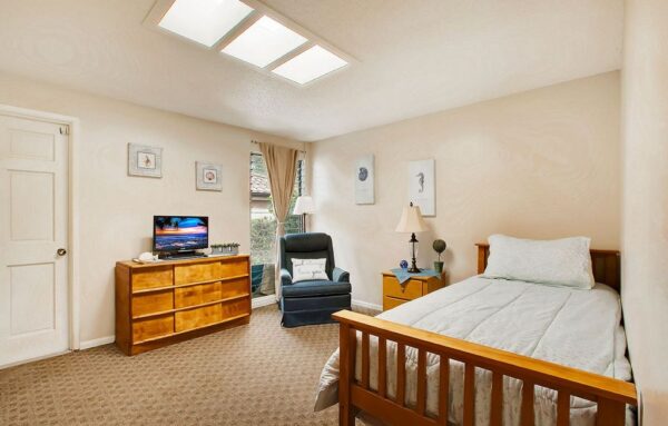 sunset-homes-5-private-room-2.jpg