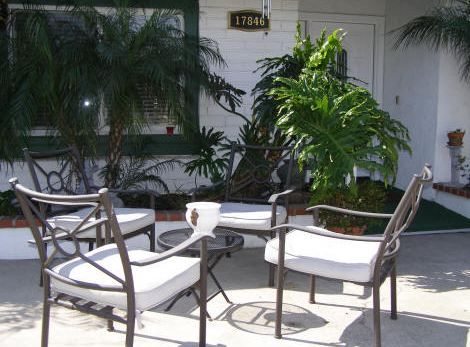 sunshine-retirement-home-yard.jpg