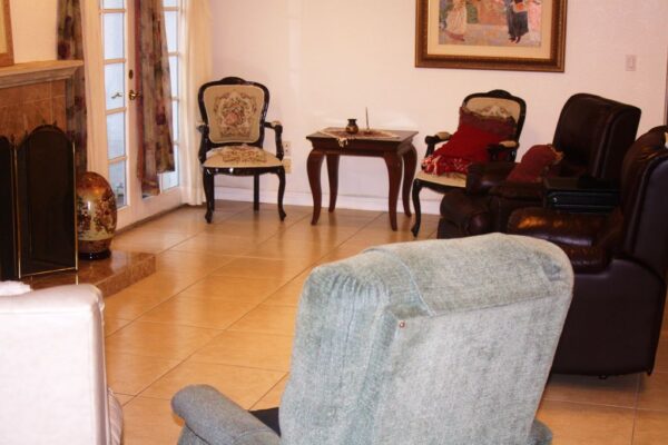tessas-place-v-3-living-room-2.jpg