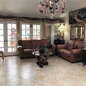 tessies-place-i-3-living-room-3.jpg