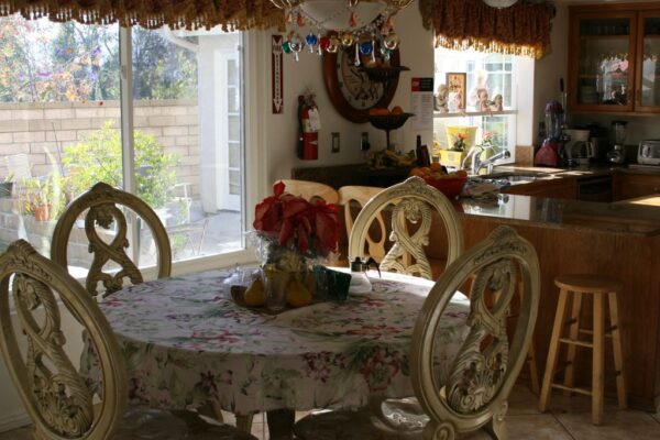 tessies-place-i-dining-room-2.jpg