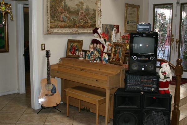 tessies-place-i-music-area.jpg
