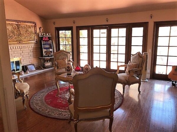 tessies-place-ii-3-living-room-4.jpg
