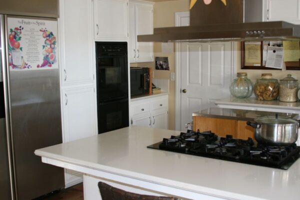tessies-place-ii-kitchen.jpg