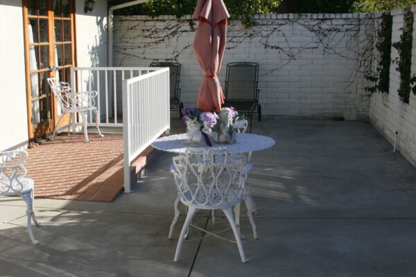 tessies-place-ii-patio.jpg