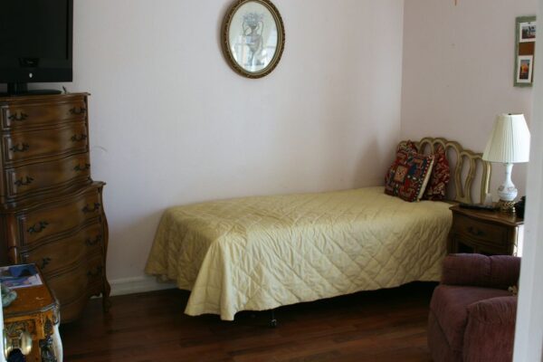 tessies-place-ii-private-room-2.jpg