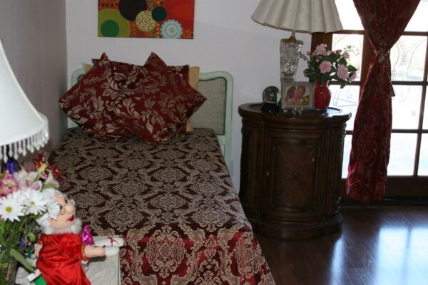 tessies-place-ii-private-room-3.jpg
