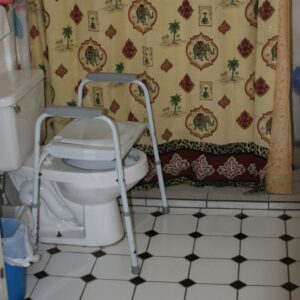 tessies-place-ii-restroom.jpg