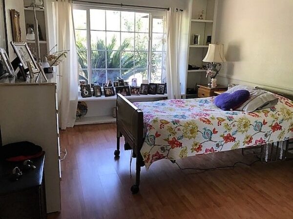 tessies-place-iii-5-private-room-3.jpg