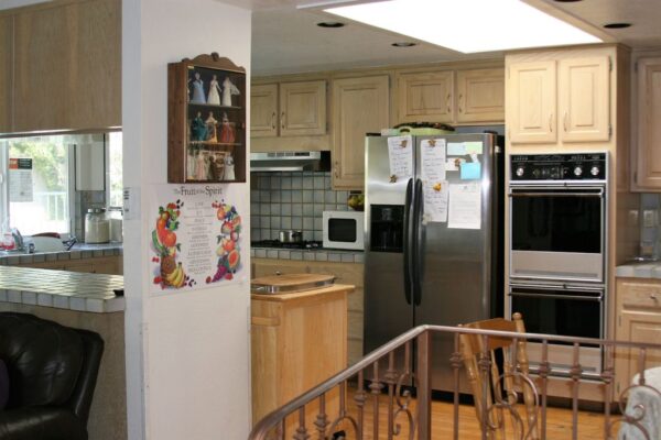 tessies-place-iii-kitchen.jpg