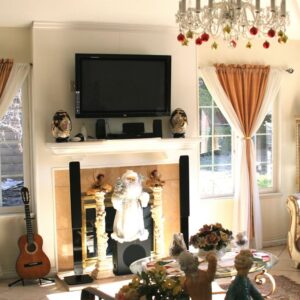 tessies-place-iii-living-room.jpg
