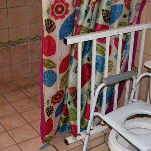 tessies-place-iii-restroom-2.jpg