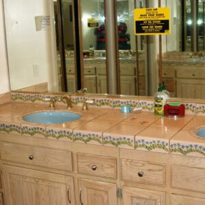 tessies-place-iii-restroom-3.jpg