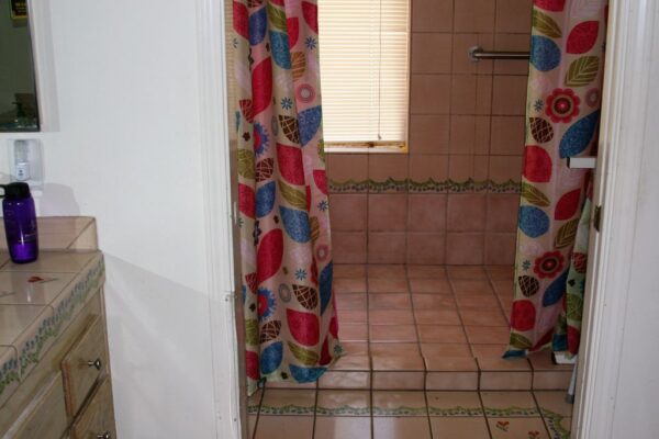 tessies-place-iii-restroom.jpg