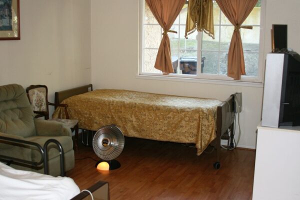 tessies-place-iii-shared-room-2.jpg