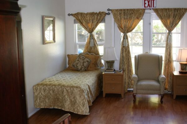 tessies-place-iii-shared-room.jpg