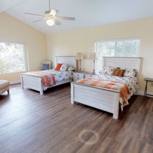 the-heights-inn-5-shared-room.jpg