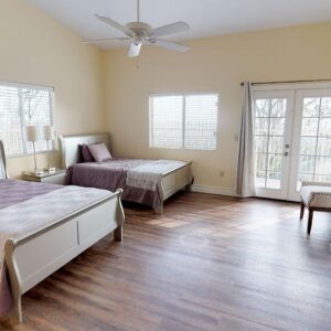 the-heights-inn-7-shared-room-2.jpg