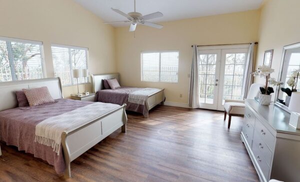 the-heights-inn-7-shared-room-2.jpg