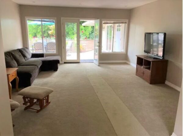 the-hills-of-highland-4-living-room.jpg