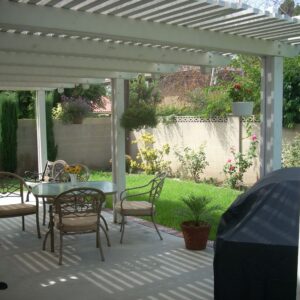 the-hills-of-valencia-patio.jpg