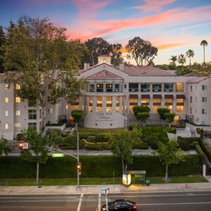 the-ivy-at-wellington-1-front-view.jpg