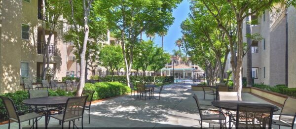 the-ivy-at-wellington-patio.jpg
