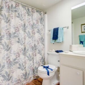 the-meridian-at-laguna-hills-restroom.jpg