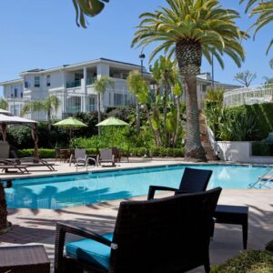 the-sea-bluffs-6-pool.jpg