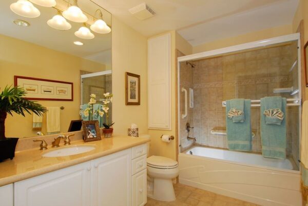 the-sea-bluffs-restroom.jpg
