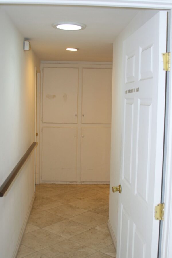 the-vine-house-residential-care-10-hallway.jpg