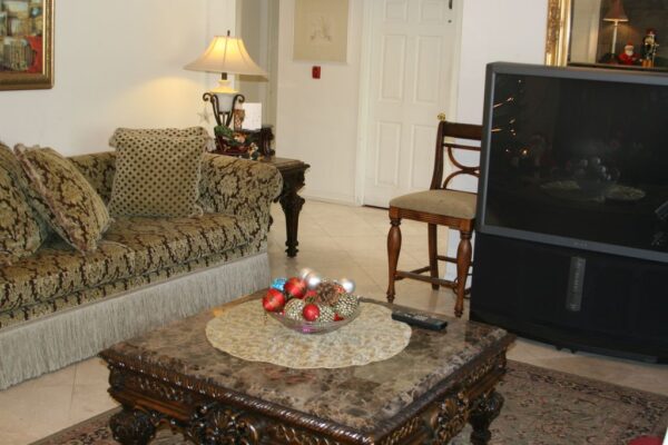 the-vine-house-residential-care-3-living-room-2.jpg