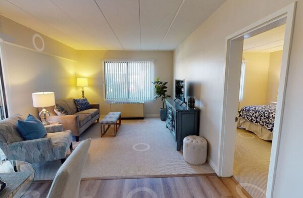 town-and-country-manor-5-one-bedroom-apartment.jpg
