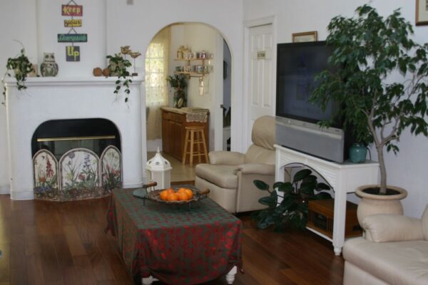 trucare-boarding-home-inc-7-living-room.jpg