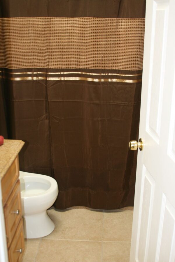 valley-residential-elderly-care-i-restroom-2.jpg