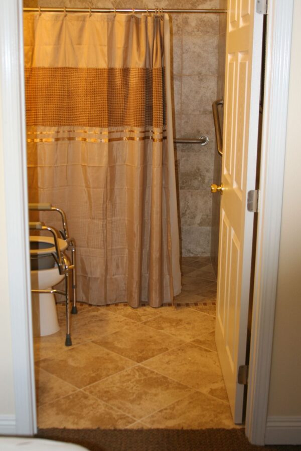 valley-residential-elderly-care-i-restroom.jpg