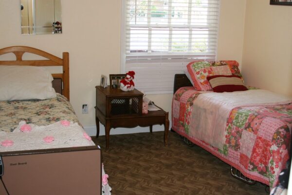 valley-residential-elderly-care-i-shared-room.jpg
