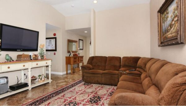 verona-court-ix-3-living-room.jpg