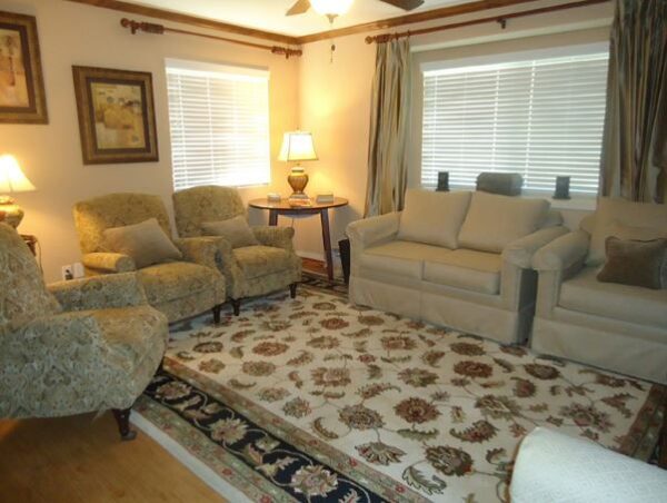 versa-care-home-i-3-living-room.jpg