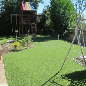via-la-coruna-manor-back-yard.jpg