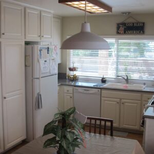 via-la-coruna-manor-kitchen.jpg