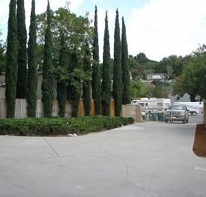 via-tercero-homes-1-driveway.jpg