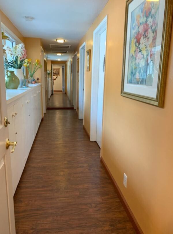 villa-park-gardens-4-hallway.jpg