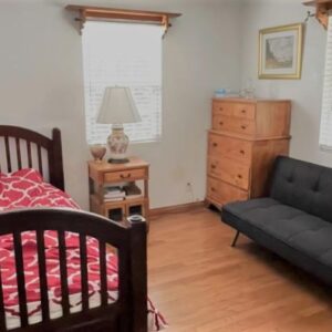 violet-residential-care-5-private-room-2.jpg