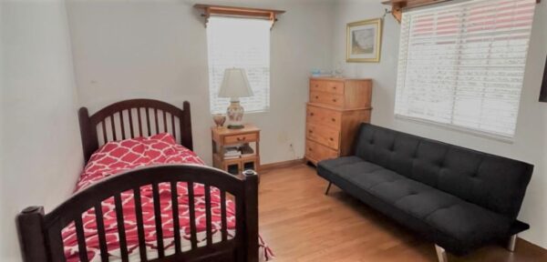 violet-residential-care-5-private-room-2.jpg