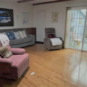 violet-residential-care-living-room-2.jpg